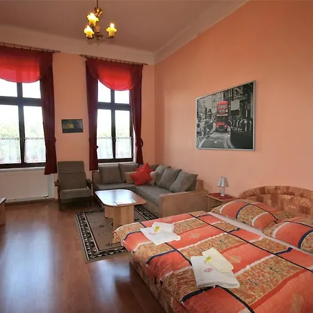 公寓 No. 11 Varsavska 15 卡罗维发利